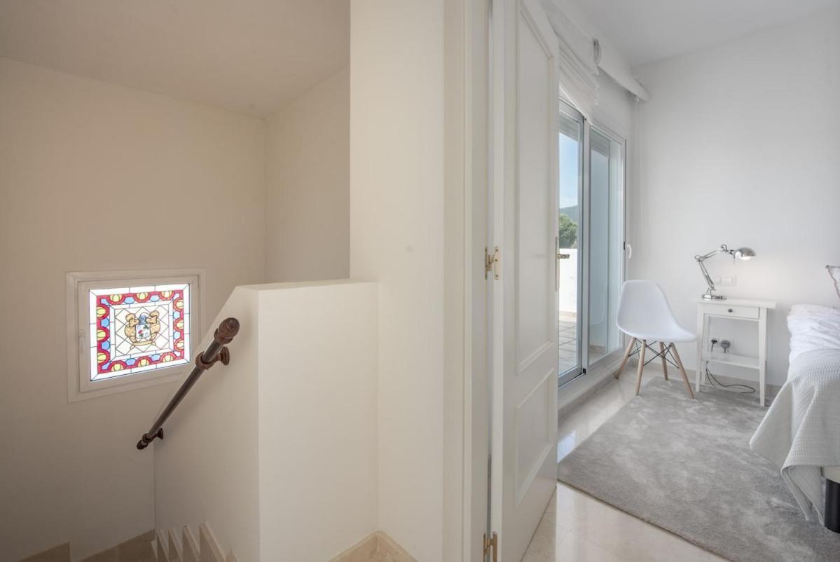 Sun-kissed Duplex Penthouse Appartement